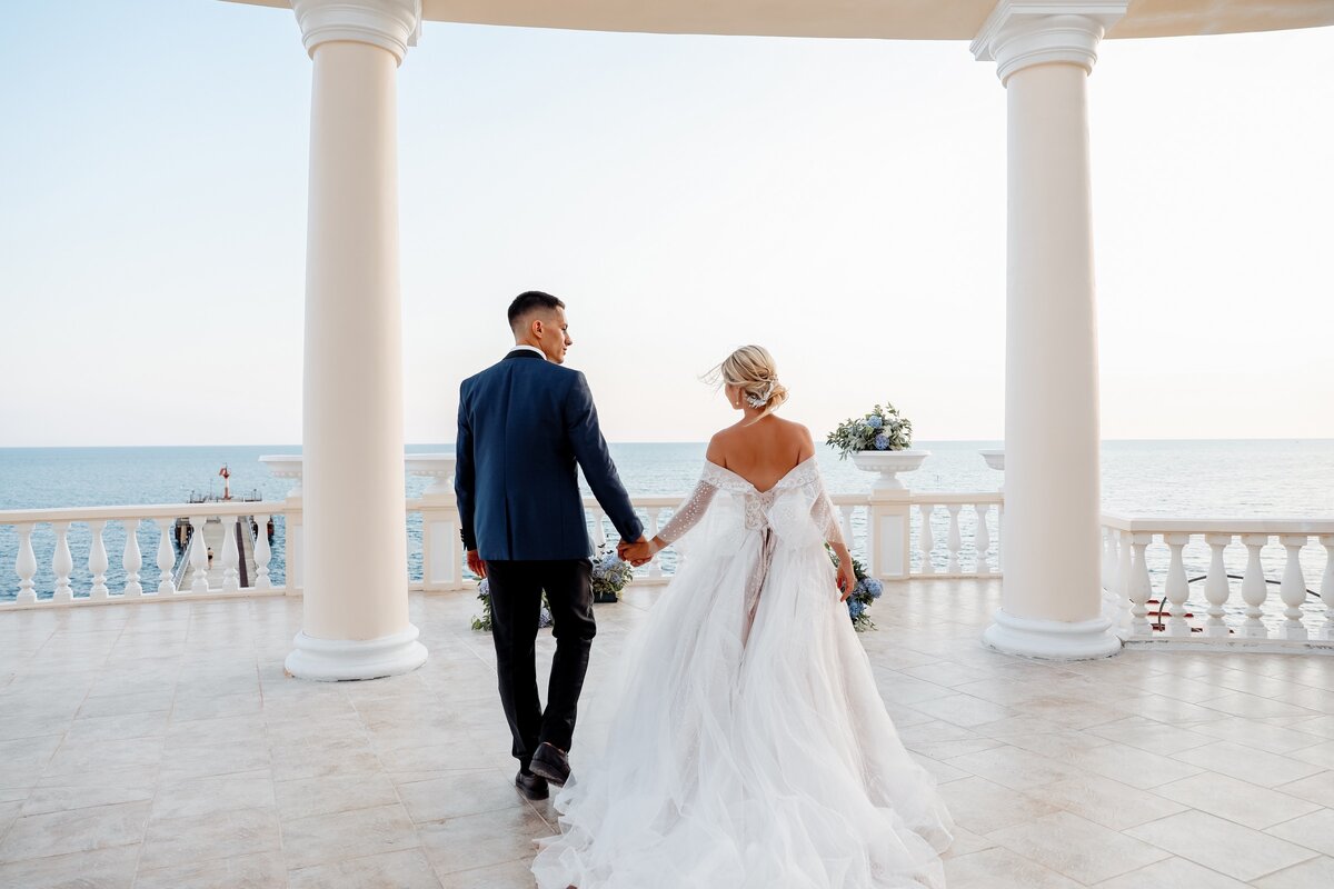 Свадебная регистрация в Мацестинской ротонде. Организаторы: @green_moon_decor @wedlux_tour   Модели: @artem_engaluchev @charme72   Декор: @green_moon_decor