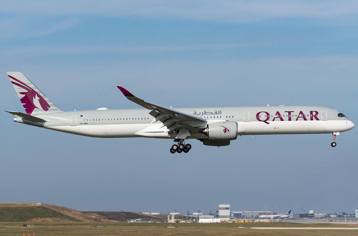 Qatar Airways Airbus A350-1041