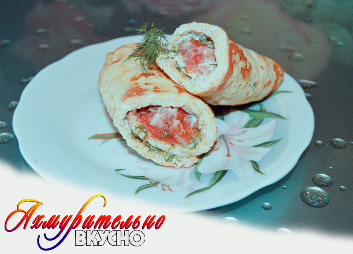 Мясные рулетики с сыром, овощной начинкой и чесночным соусом