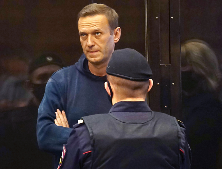 Интересно, мне принесут еду из МакДака?