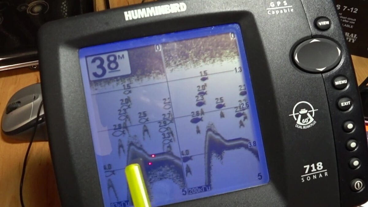 Термоклин на эхолоте lowrance 4. Эхолот лоуренс 7 джпс. Нагрудный держатель для эхолота практик 6. Garmin 55 эхолот. Отображение рыбы в эхолоте.