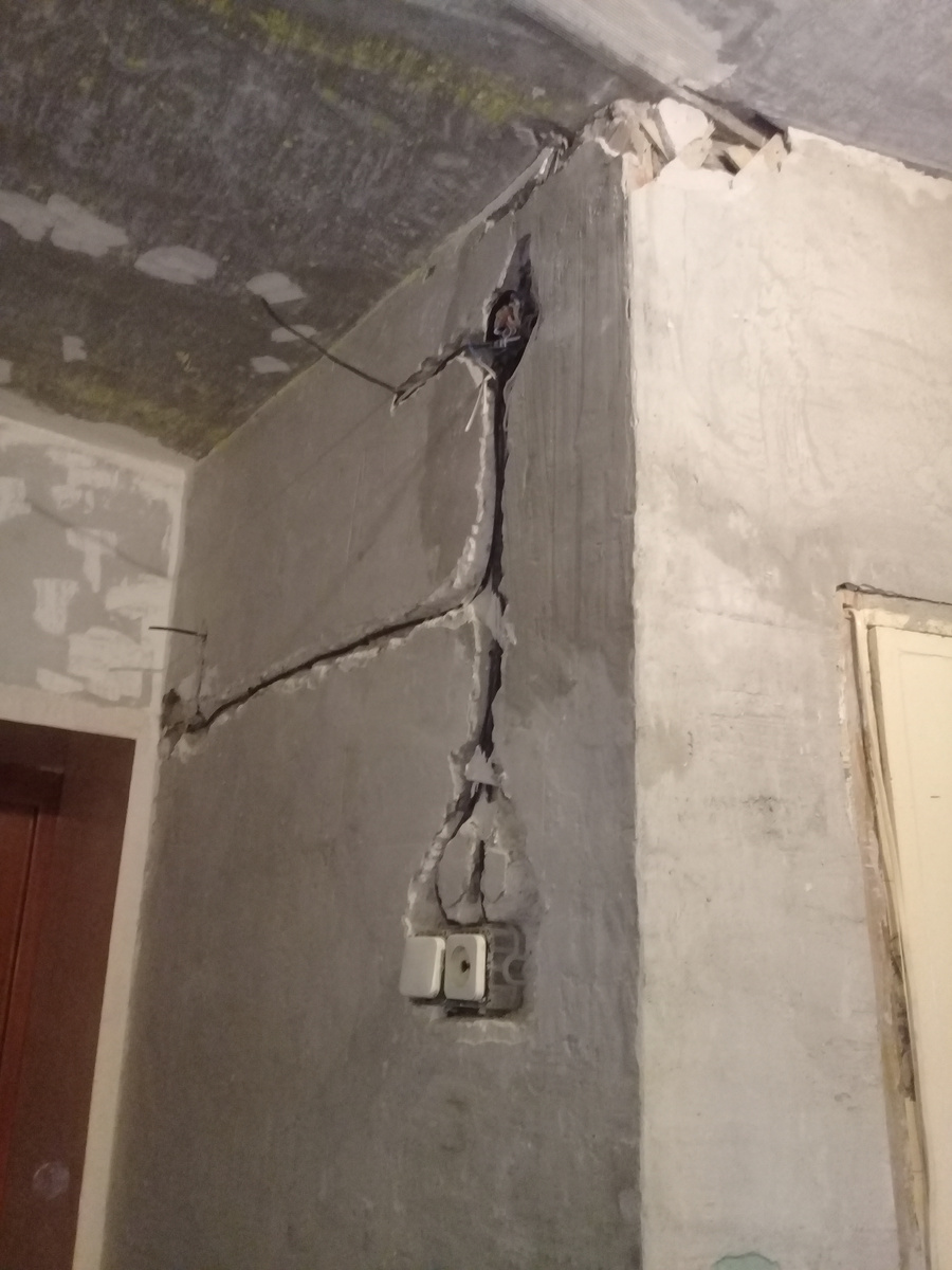 Вот такие проводка и выключатели.