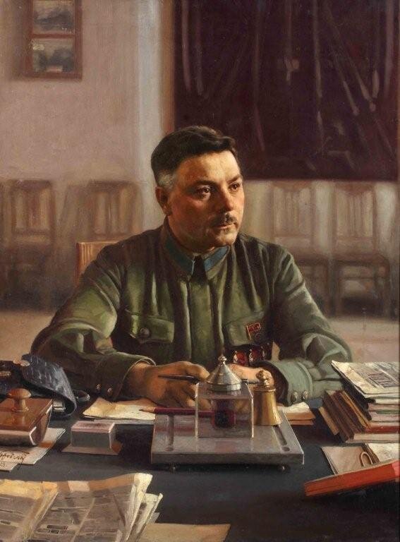 К.Е. Ворошилов, конечно, не «гениальный военачальник» Второй мировой войны. Но с вопросами организации тыловой работы справлялся хорошо.