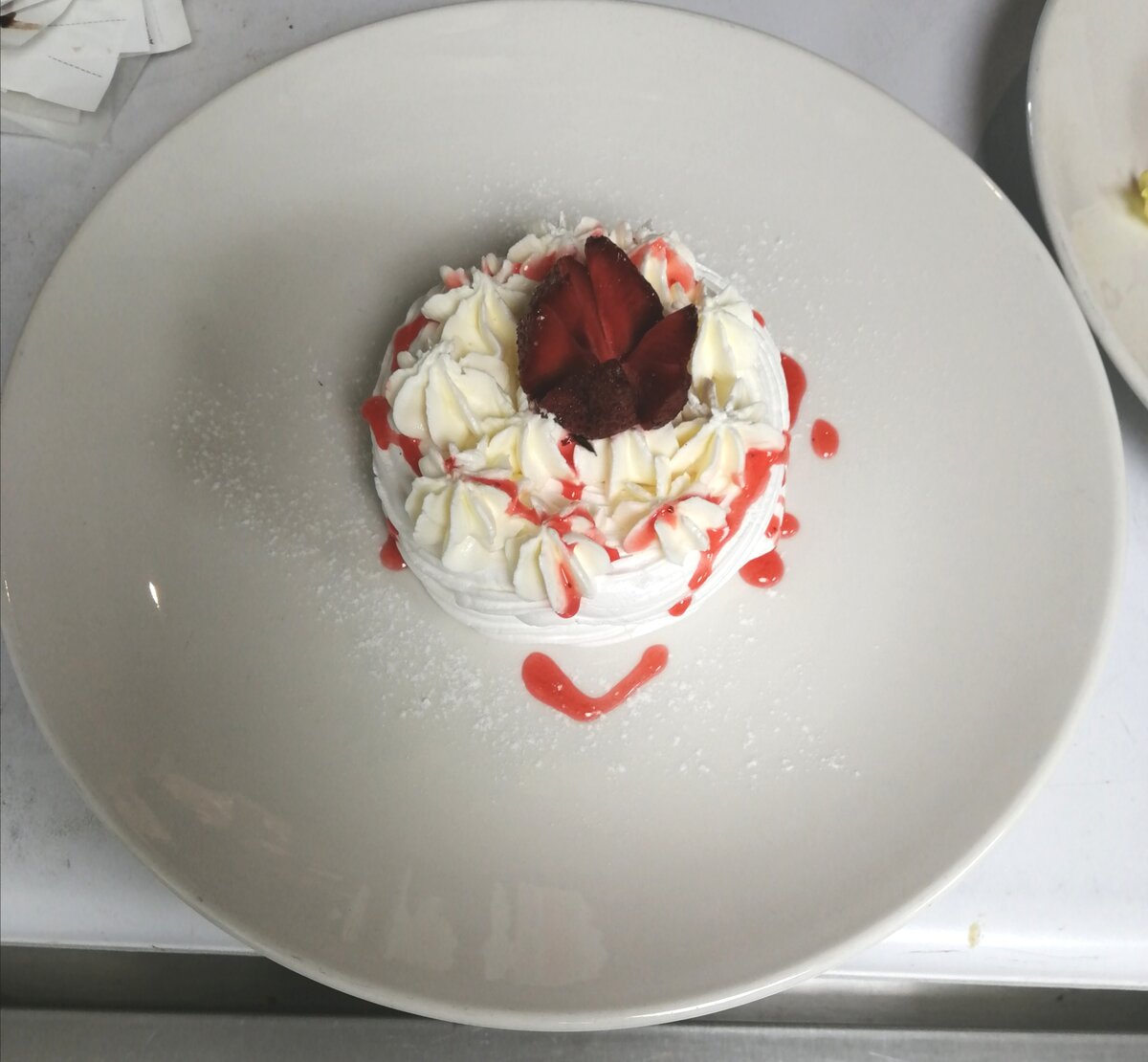 Десерт "Павлова". Основой десерта является французкая меренга. 