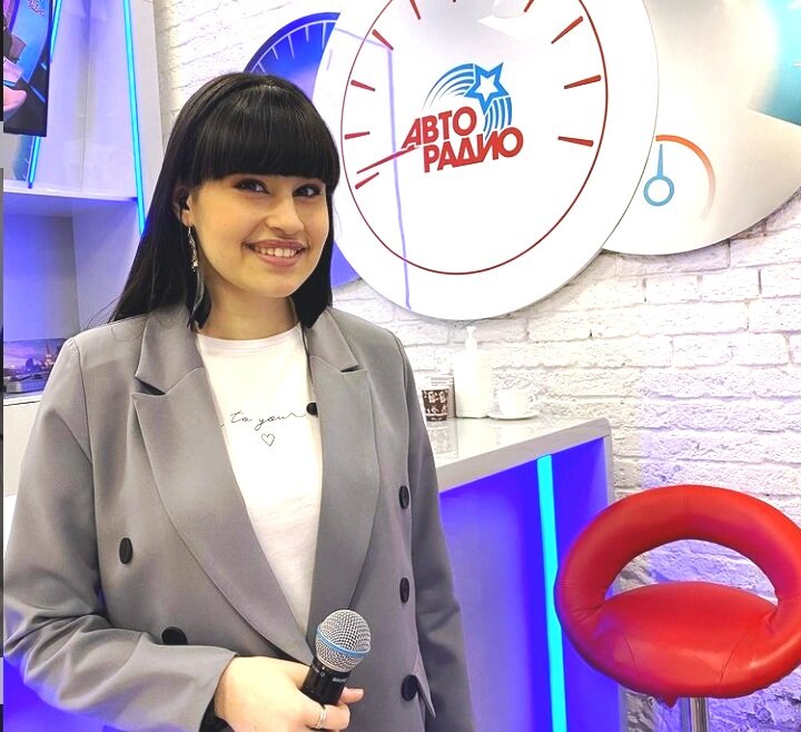 Диана на Авторадио. Фото из инстаграм певицы