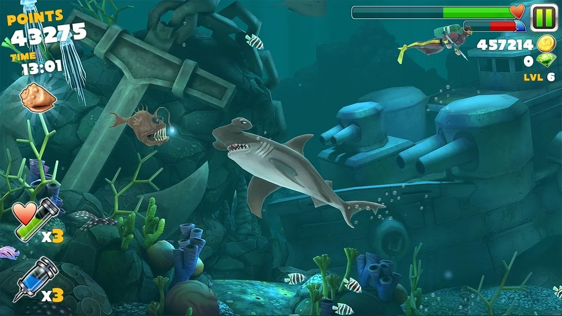 Акула есть рыбу игры. Hungry Shark 2д. Мобильная игра про акулу. Игру Эволюция акул. Аркадная игра про акулу.
