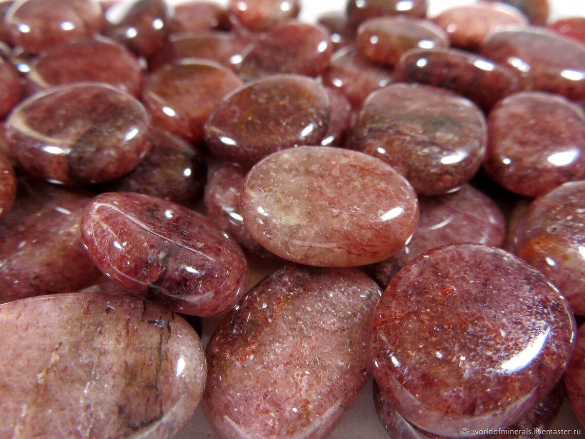 Авантюрин коричневый. Изображение взято из открытых источников Яндекс.Картинки