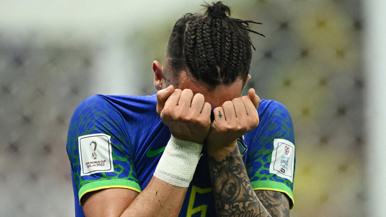    Защитник сборной Бразилии Алекс Теллес.