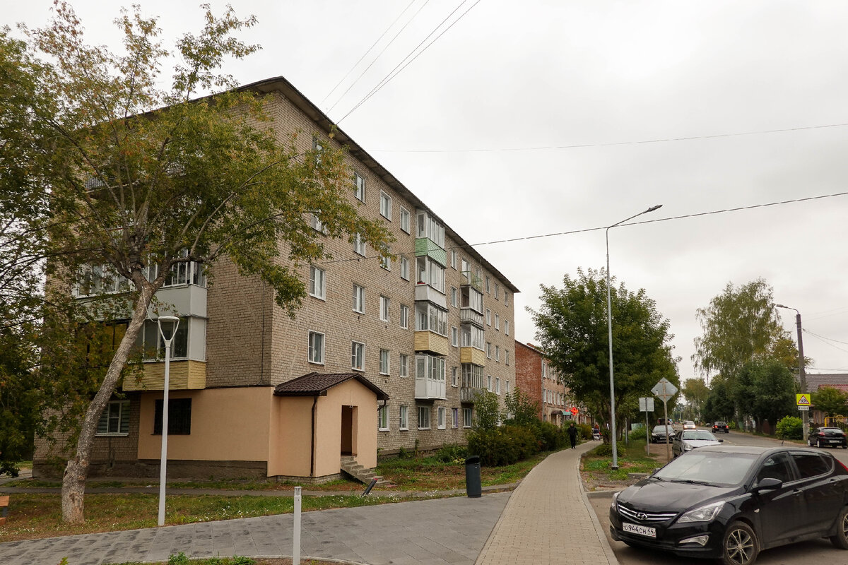 Революционная улица, 30