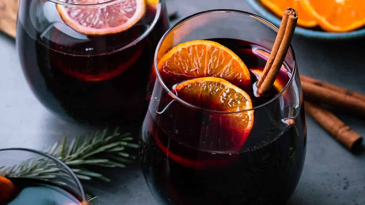 Да, они пьют дешёвое вино с портвейном.