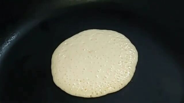 Панкейки на молоке с содой