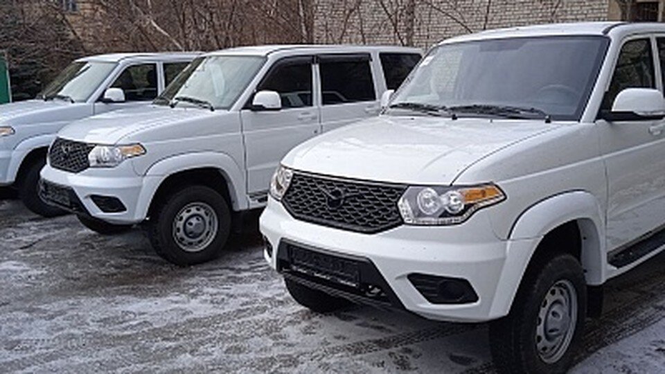     Автомобили УАЗ Патриот и Шевроле Нива закупили для бойцов. Фото: АВО