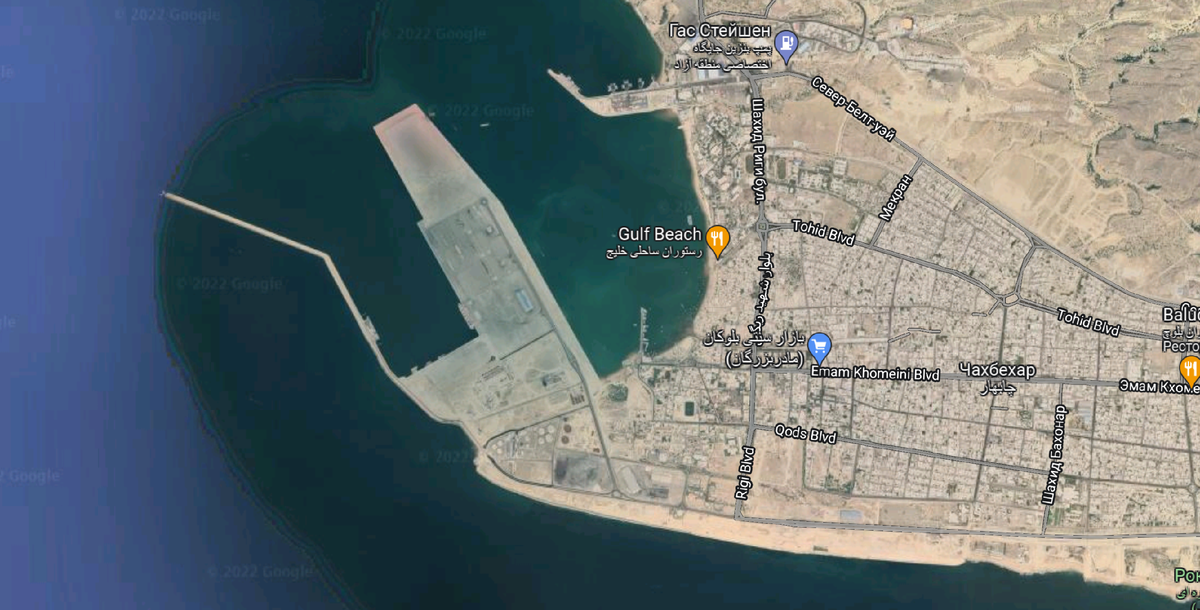 Строительство порта Чабахар, на побережье Персидского залива. Он должен стать одним из важным звеньев логистического маршрута для перевозки грузов из Азии.