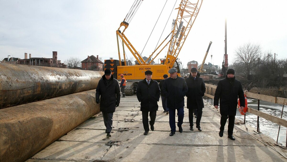     В Ростовской области рассказали, когда запланировано закончить строительство Северного радиуса, отчет представил замгубернатора региона Владимир Окунев.