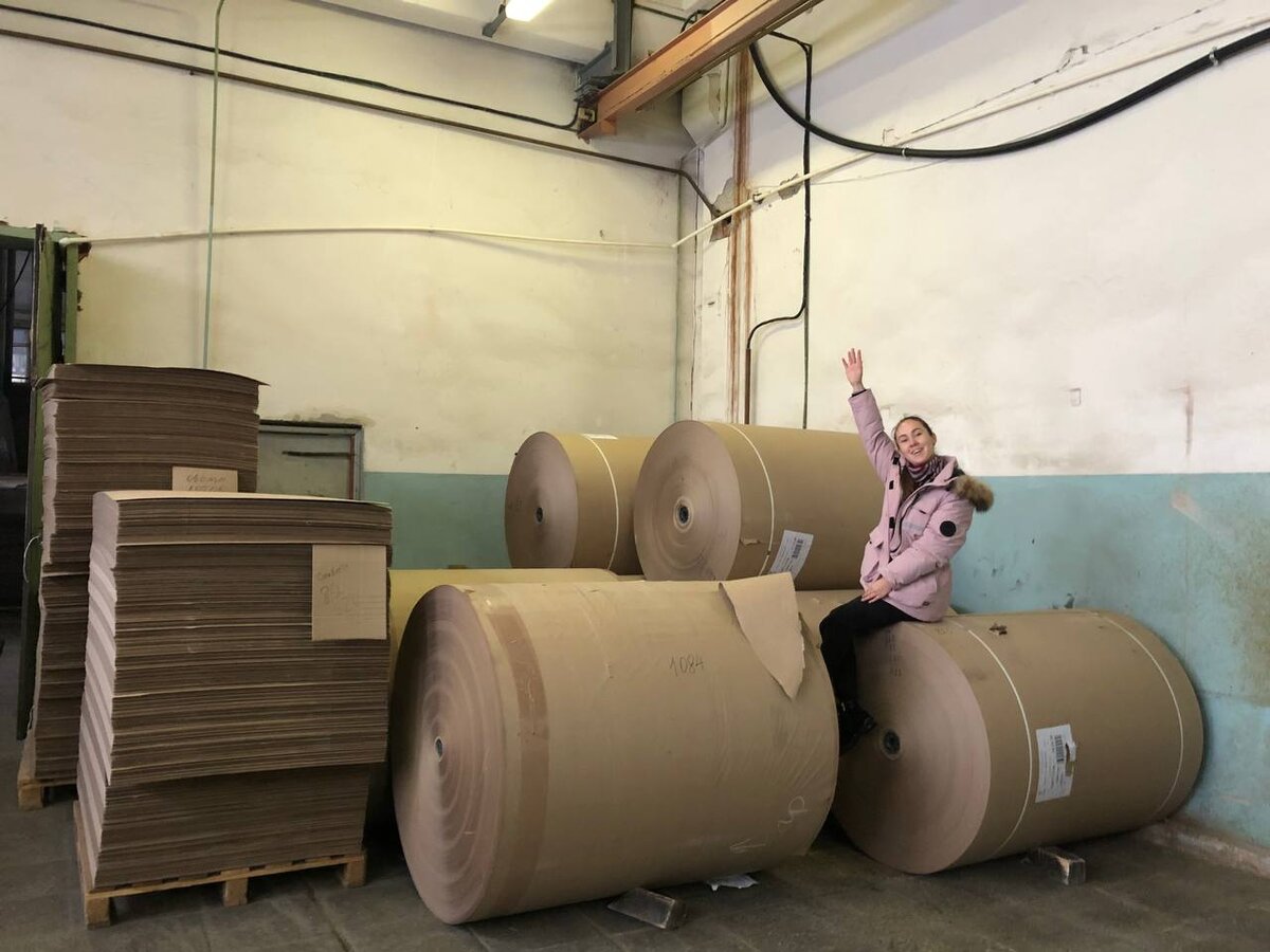 На производстве по переработке макулатуры ИП "Спутник"