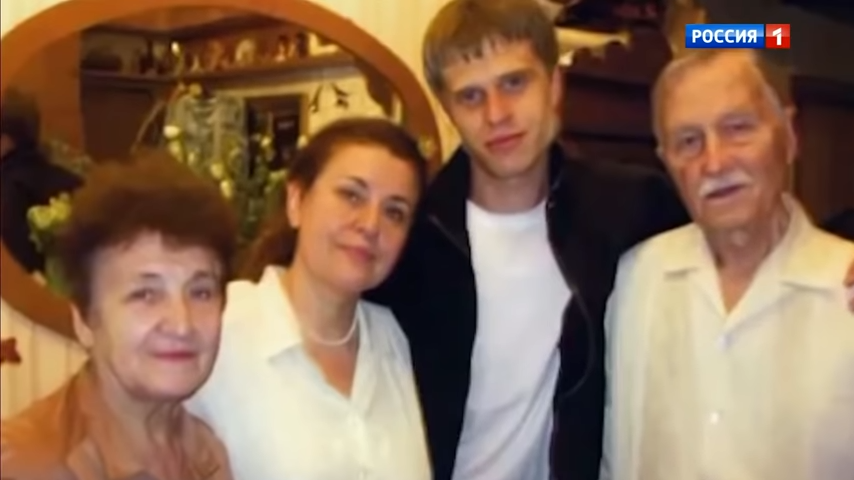 Валентина Толкунова с мамой, сыном и вторым супругом - Юрием Папоровым
