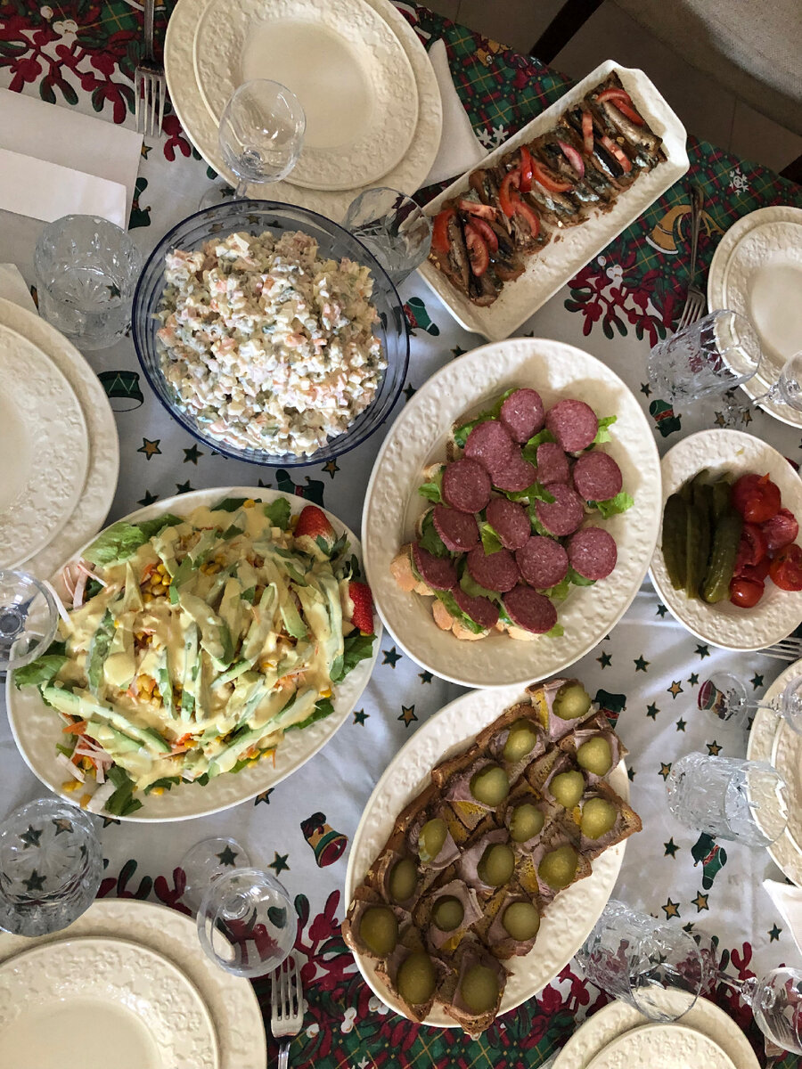 Шикарный стол!