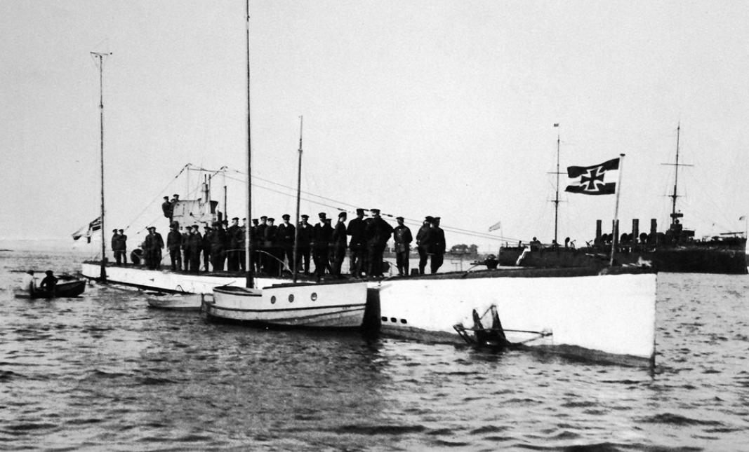 Однотипная U-53 в США, 1916 год