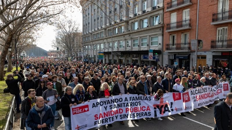 Фото: Согласно официальным источникам, в протестах приняли участие 250 000 человек, хотя организаторы называют цифру около миллиона, сообщают местные СМИ.    [Shutterstock/Fernando Astasio Avila].