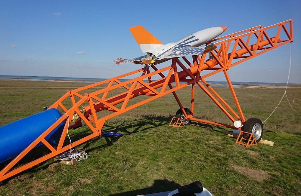 Беспилотная мишень RZ-60 на пневматической катапульте