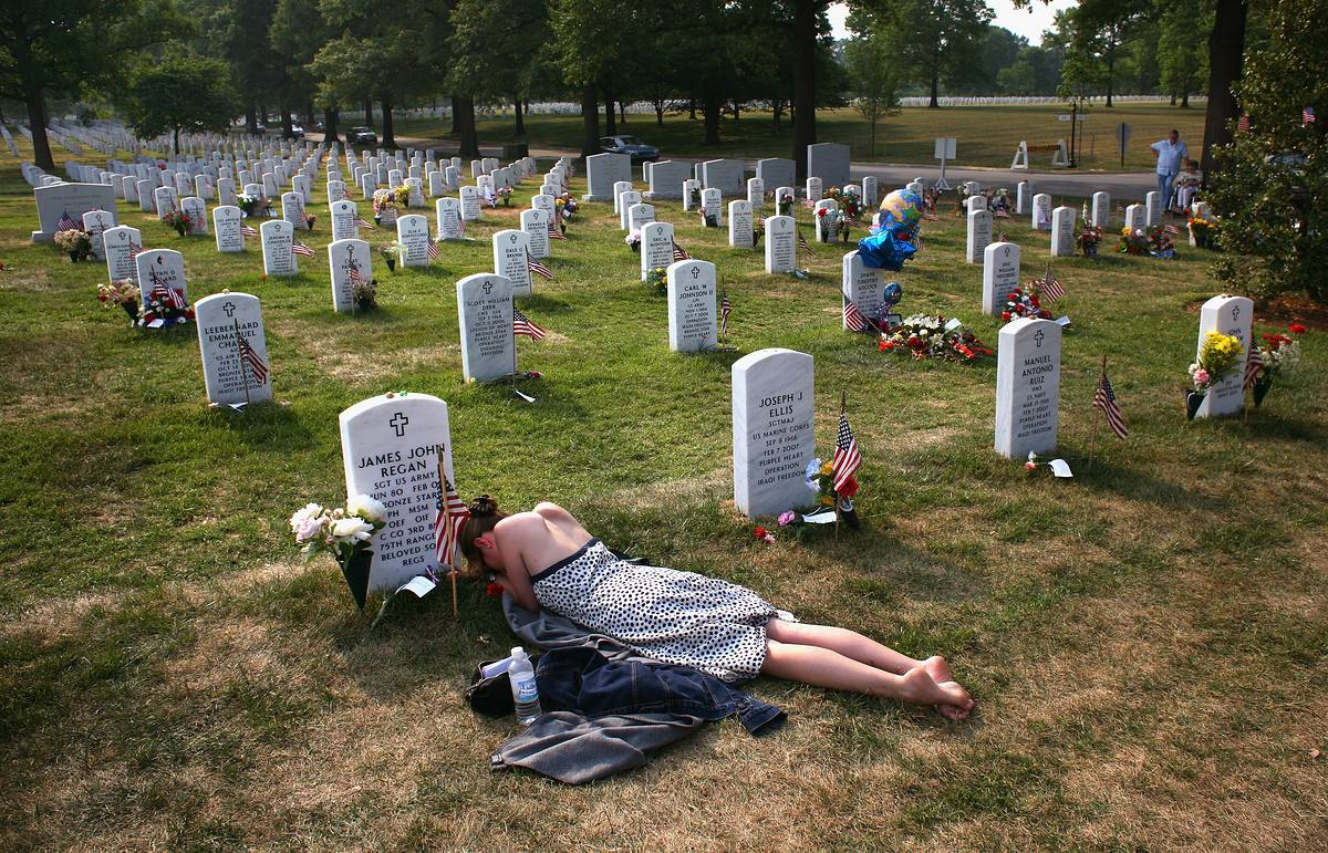О чем думают перед смертью. James John Regan солдат. Арлингтон кладбище. Кладбище в Америке.