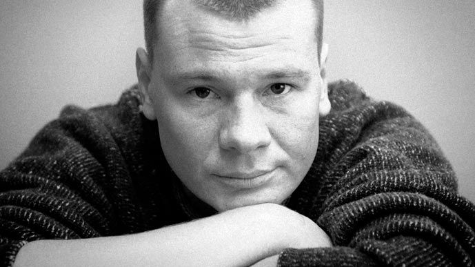  Он завоевал сердца зрителей, когда в девять лет сыграл Гекльберри Финна в детском фильме про Тома Сойера. И попал он в этот фильм не по блату. А благодаря бабушке, которая отвела внука на кинопробы.-12