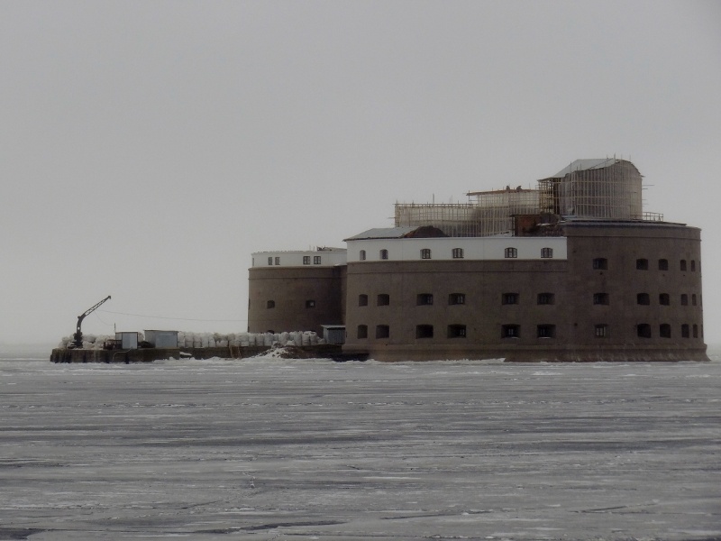 Больше ни флагштока, ни остатков флага... 