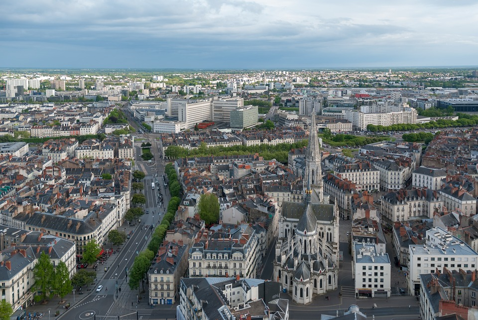 Город 10 франций. Нант город во Франции. Nantes город во Франции. Париж город Нант. Нант Франция достопримечательности.