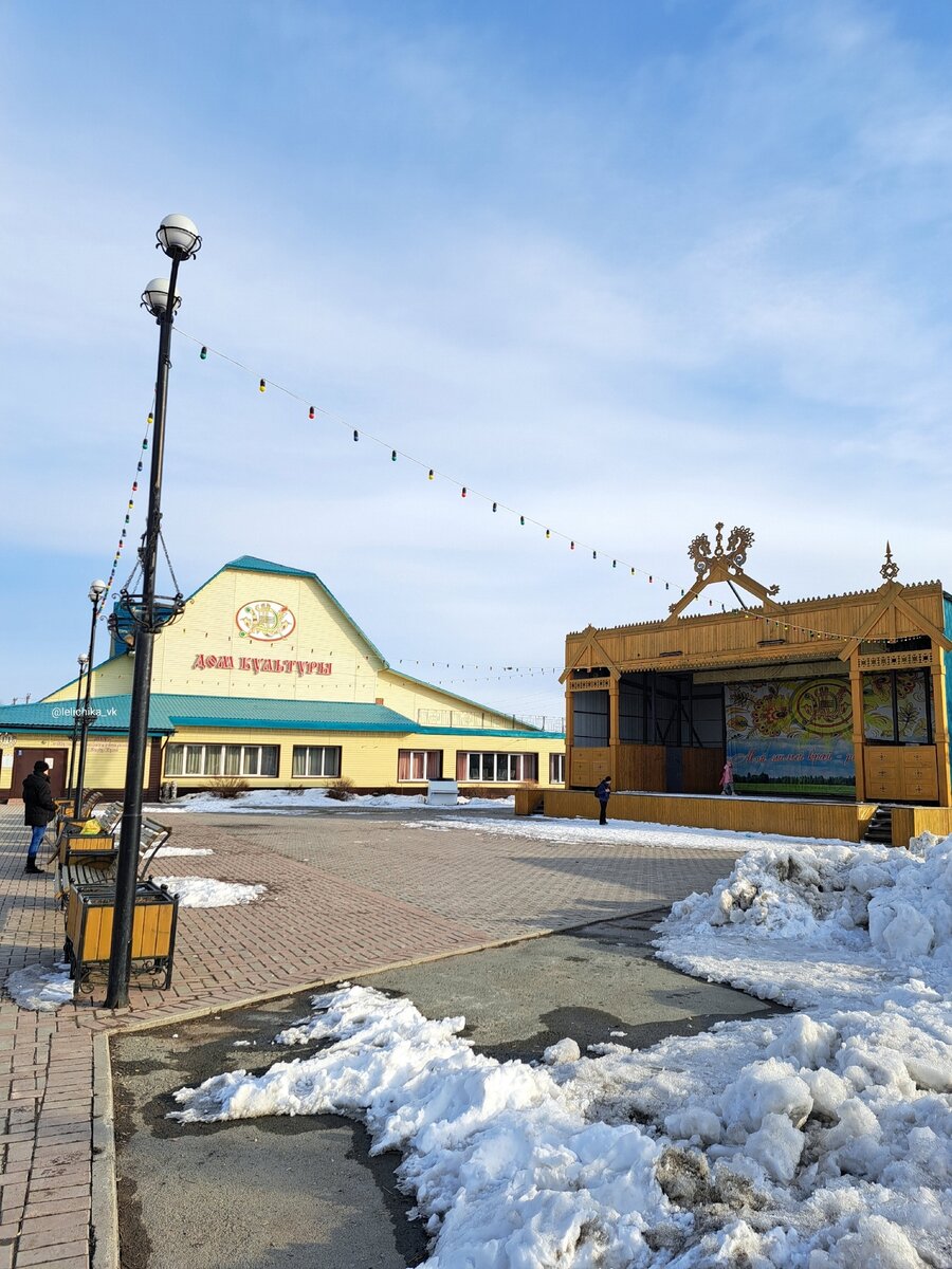 Листайте карусель