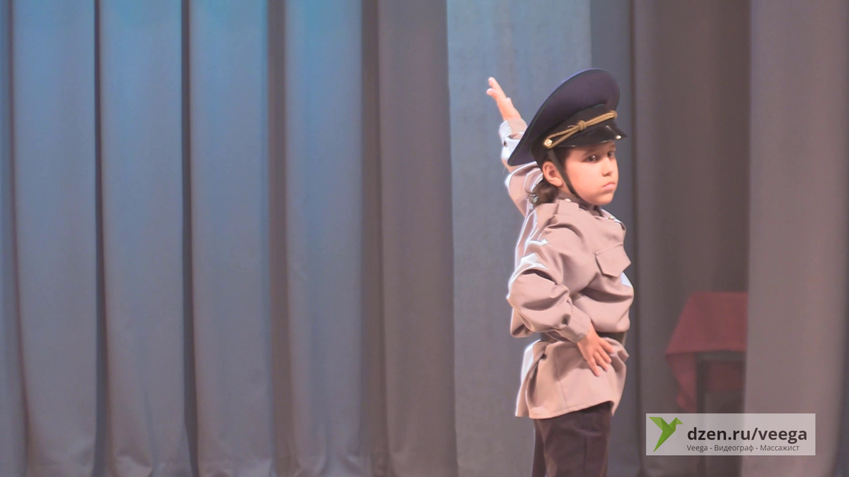 Группа "Звёздочки" - "Девичье войско". Солист Владислав Межецкий.