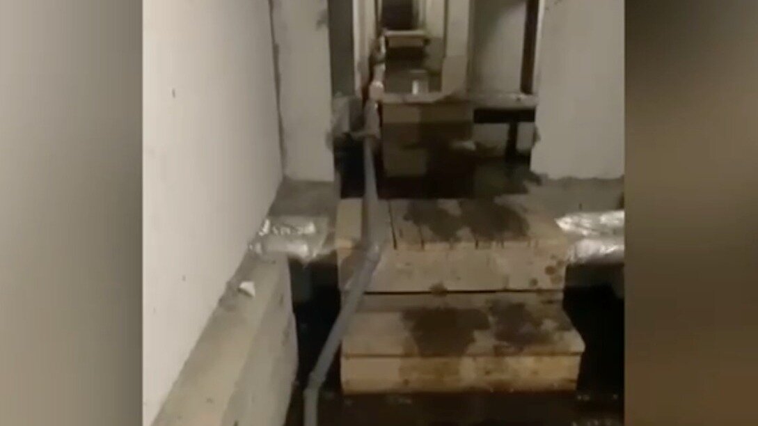     В Красноярске суд обязал строительную компанию «Сибиряк» защитить многоквартирные дома в Советском районе города от потопов в подвалах.