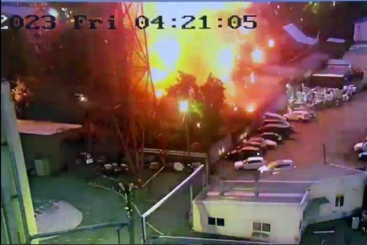    Момент падения БПЛА попал на камеру видеонаблюдения.