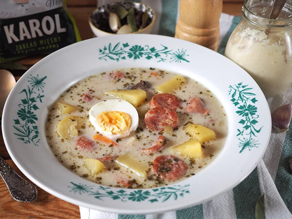 Белый суп с колбасой и грибами — мой любимый вариант этого традиционного польского супа.-6