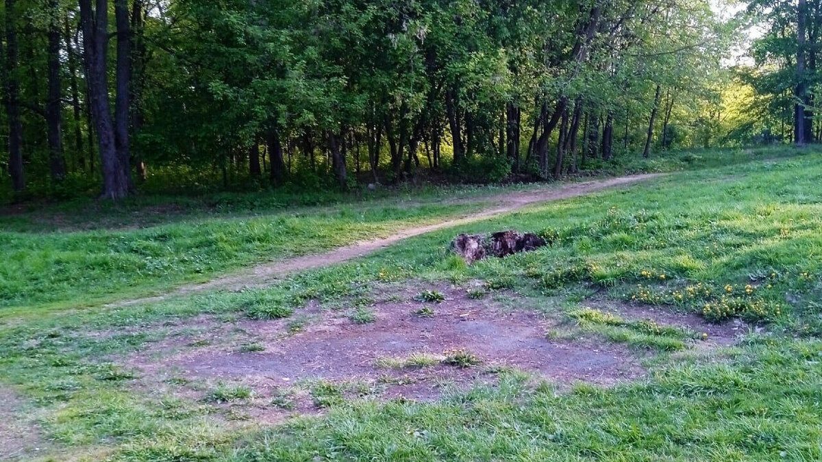     В Ижевске пересмотрели план работ по благоустройству Березовой рощи — обустройство набережной реки Карлутки перенесли на 2024 год. Об этом корреспонденту Udm-info рассказал министр строительства, ЖКХ и энергетики Удмуртии Ришат Ибрагимов.