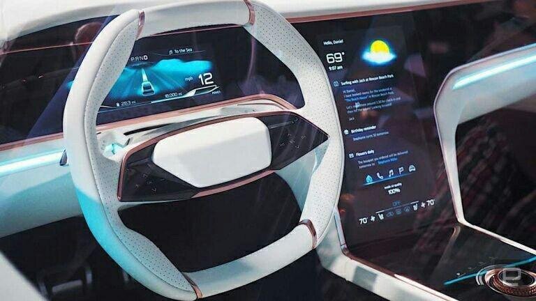 Машина, которая не пустит вас за руль пьяным. 
Китайская компания Sokon представила электрический внедорожник со встроенным искусственным интеллектом, который считывает содержание алкоголя в организме водителя. Система не позволит двигателю завестись, если сядете за руль пьяным.