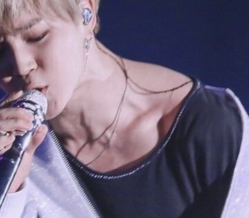 Те самые трапецевидные мышцы на этом фото очень хорошо видны. 