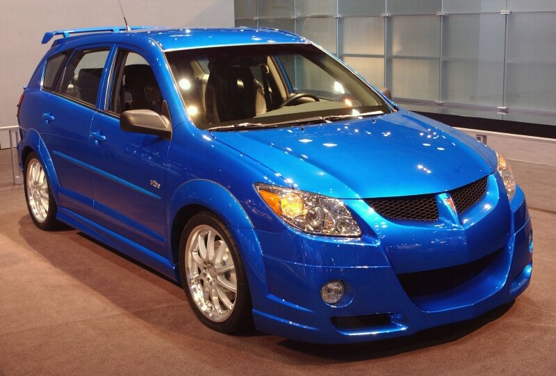 https://www.conceptcarz.com/images/Pontiac/pontiac_Vibe_manu-05_HR_001-800.jp