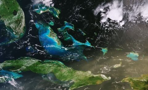 На снимке, сделанном спутниками "Copernicus Sentinel", видна сахарская пыль над Кубой.

ЕВРОПЕЙСКОЕ КОСМИЧЕСКОЕ АГЕНТСТВО