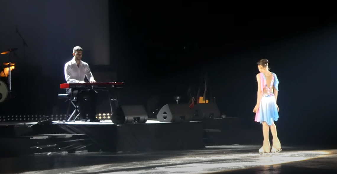 Эрик Рэдфорд и Камила Валиева на шоу в Германии в 2019 году. Фото: принтскрин записи шоу