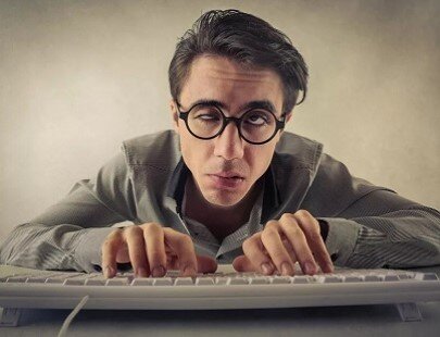 Шел пятый час внесения сведений в реестр договоров...