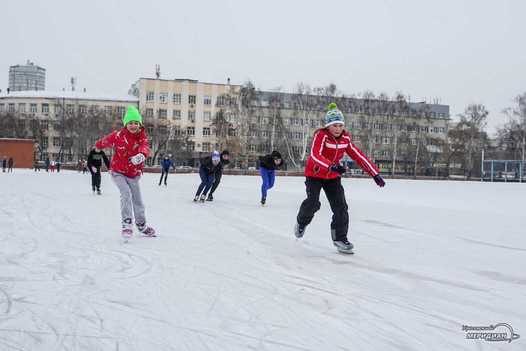 Лед юность. Каток юность екатеринбург. Стадион юность екатеринбург каток. Екатеринбург арена каток. Лед юность.