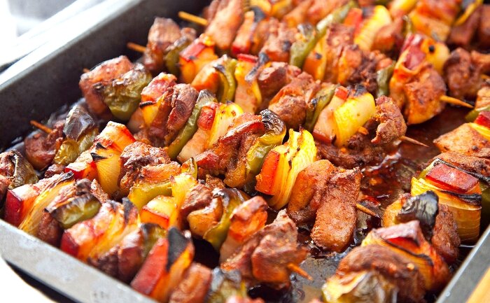 Сочный шашлык в обычной духовке: вкуснейший шашлычок на кухне со ...