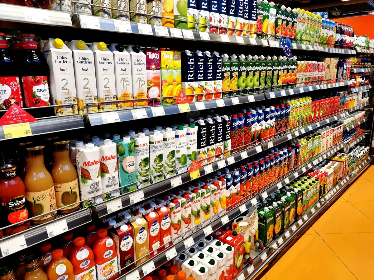 Ну как тут не запутаться? Это в СССР были только "трёхлитровые" соки яблочный, яблочно-виноградный да томатный. А сейчас чего только нет.