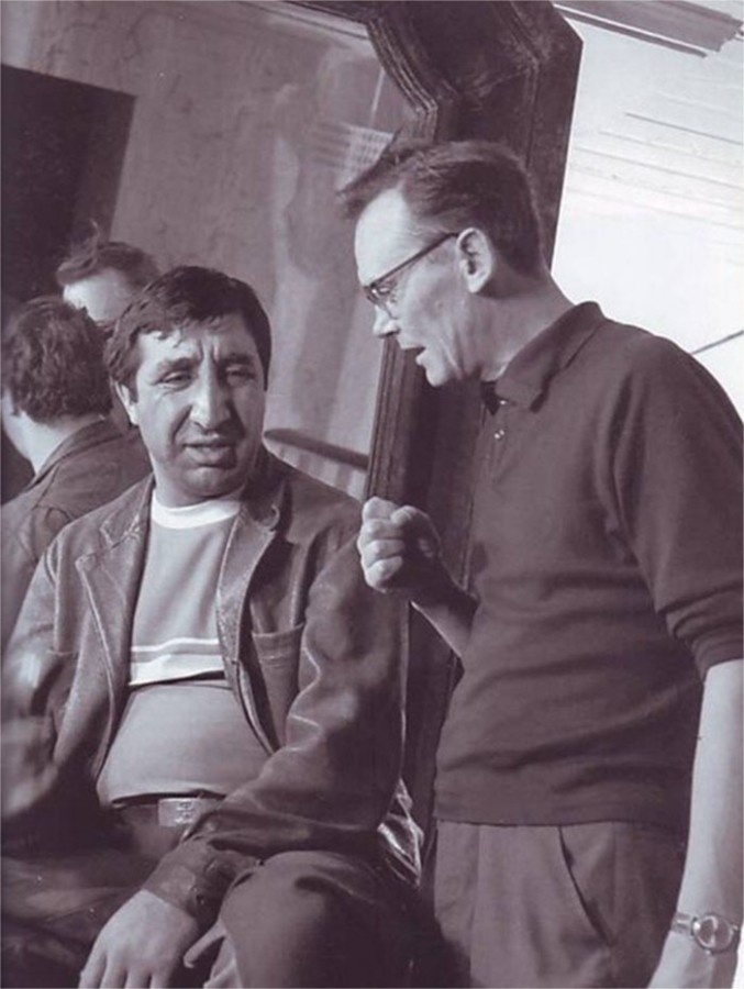 Леонид Гайдай на съемках 