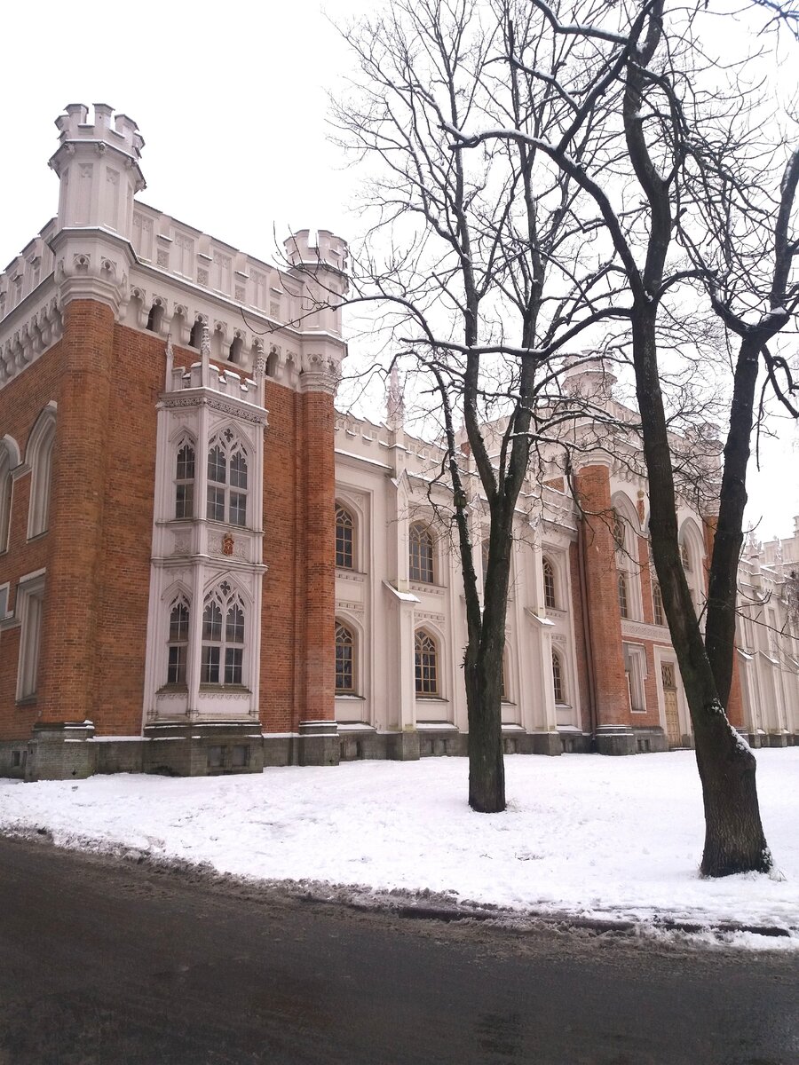 Дворцовые конюшни