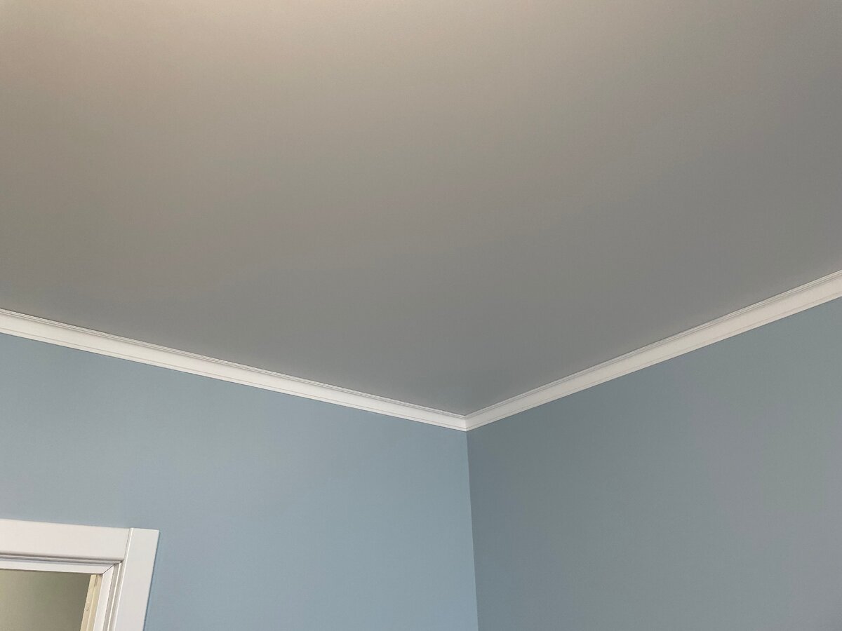 Стык с потолком- молдинг