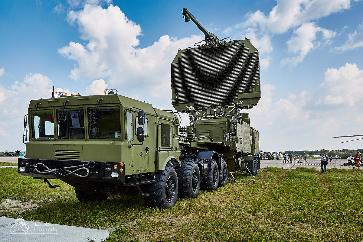 РЛК 91Н6E на базе МЗКТ-7930. Источник: Яндекс.Картинки