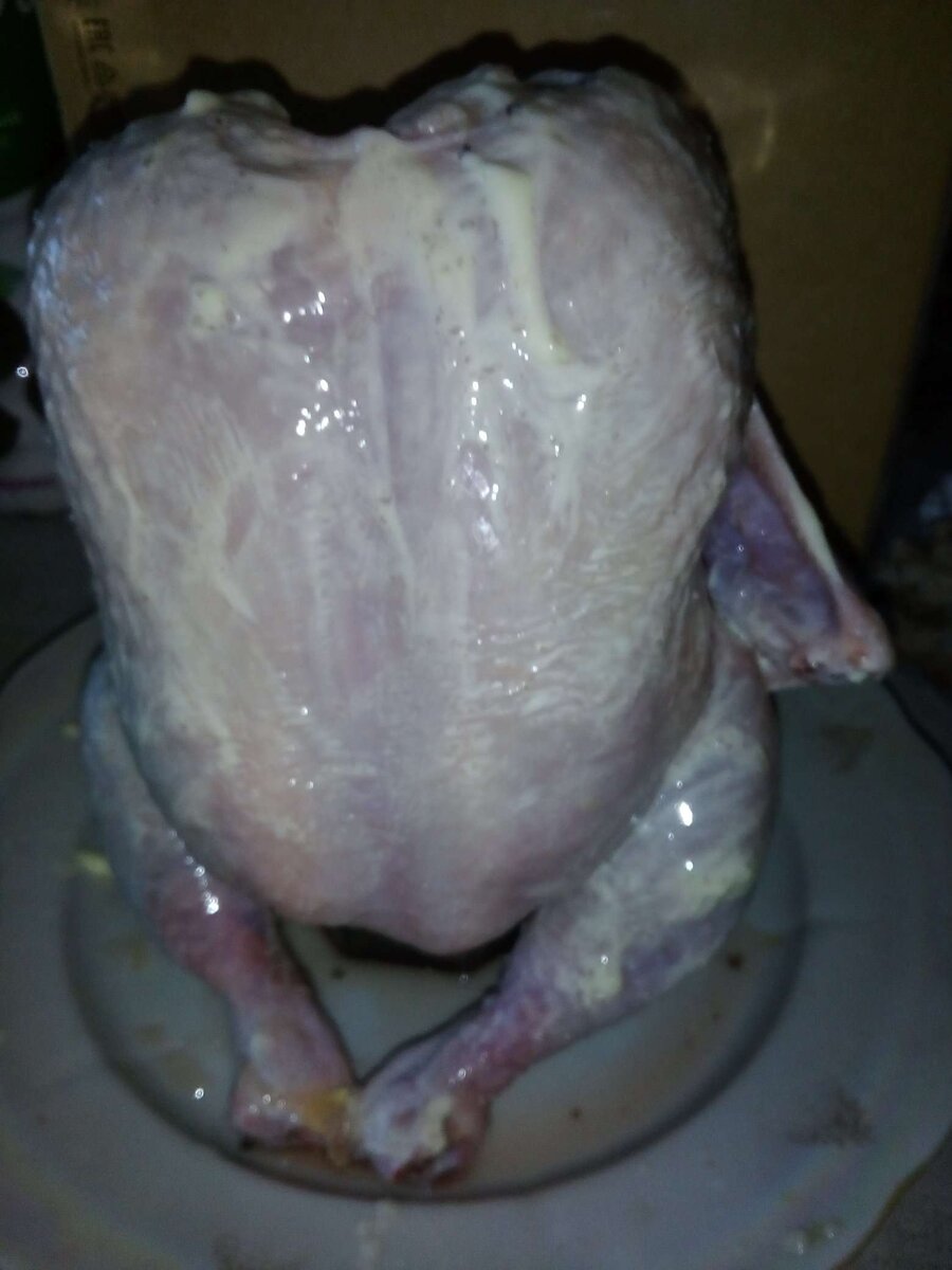 Подготовленная к запеканию курица