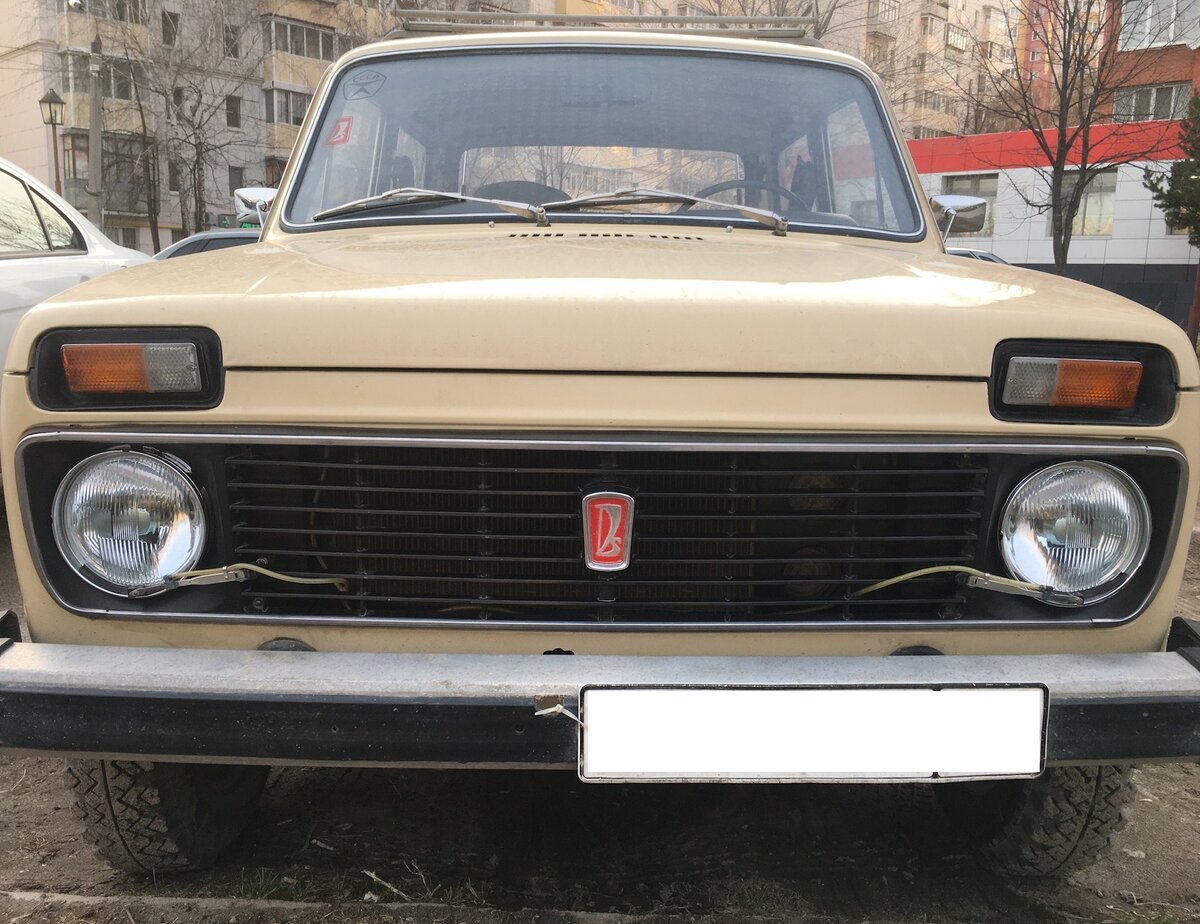 Щетка с форсункой омывателя на ВАЗ 2121 Нива (иллюстрация с сайта drive2.ru, автор chumarin)