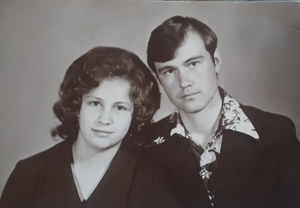 Советские молодожены. Фото: автора.